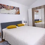 Ground Floor Praha