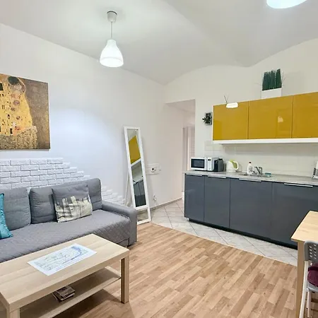 דירה Ground Floor *